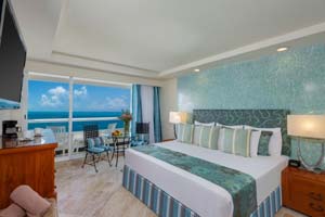 Ocean View Room with King Size bed at Grand Sens Cancun Hotel
